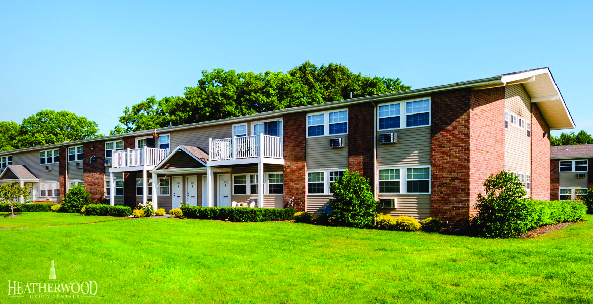 Apartments in Holbrook, NY Hillcrest Village Luxury Apartments